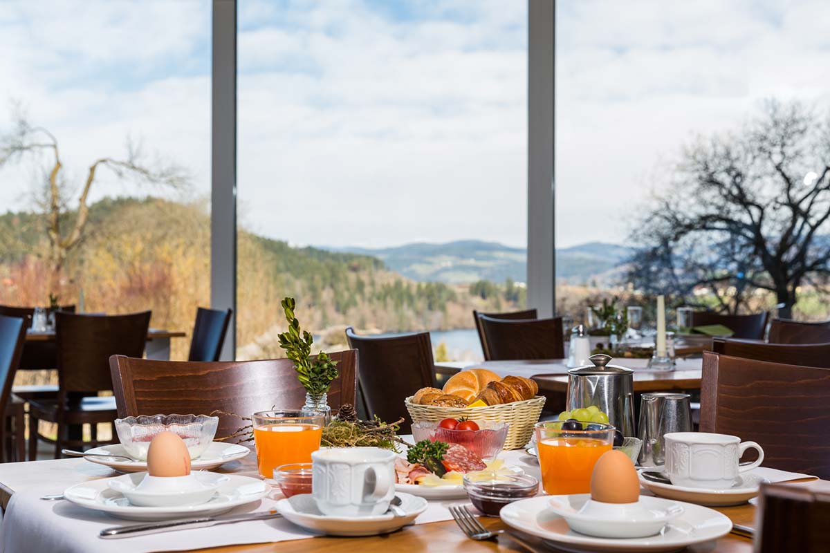 fruehstuecken-im-restaurant